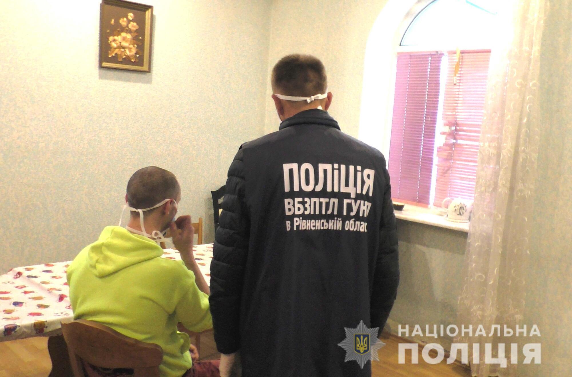 Правоохоронці Рівненщини викрили злочинну групу, яка під приводом реабілітації незаконно позбавляла волі жителів різних регіонів