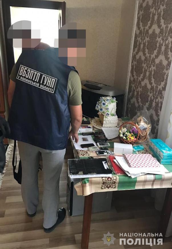 Слідчі оголосили волинянину про підозру за незаконне переправлення іноземців через держкордон України до Республіки Польща