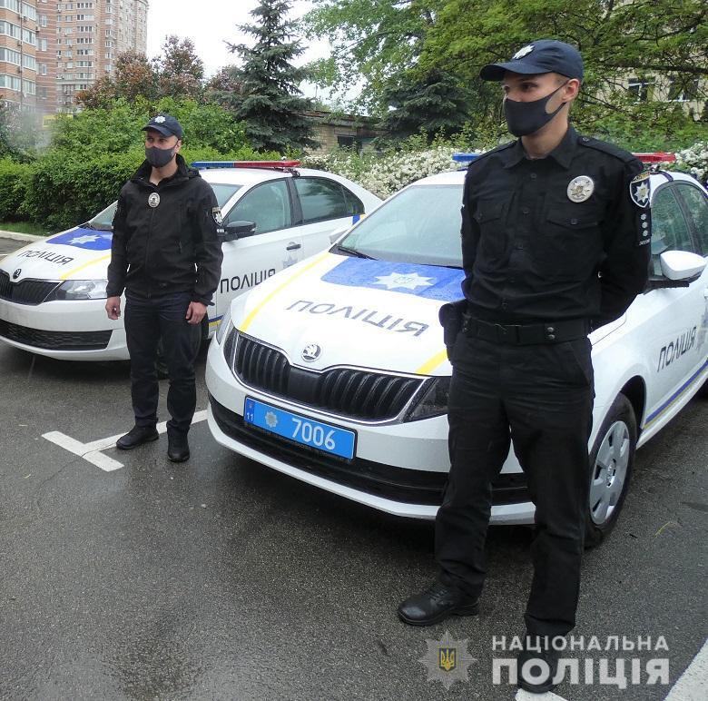 Іноземні партнери передали столичним поліцейським службові автівки та технічне обладнання