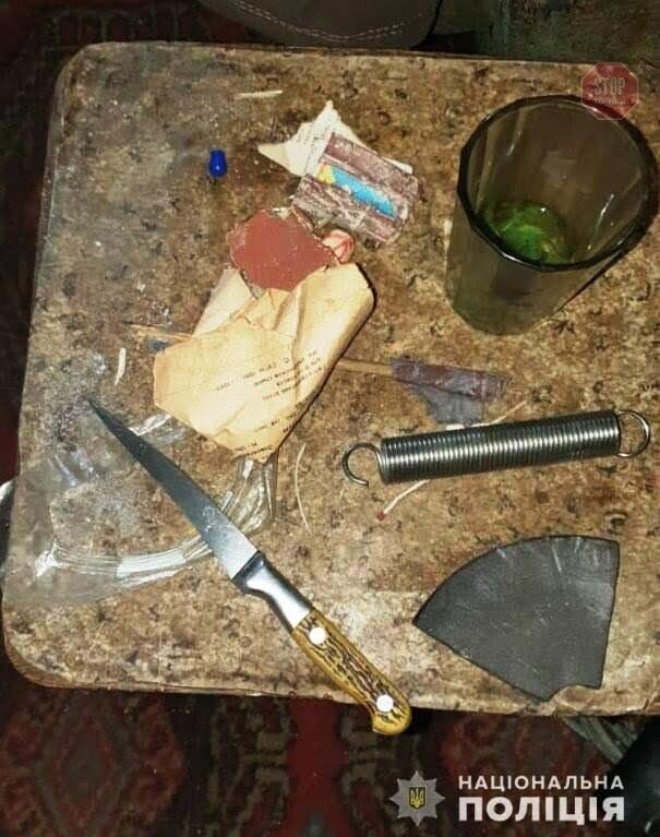 Не хотів повертати банківську карту: на Дніпропетровщині тесть ножем вбив зятя