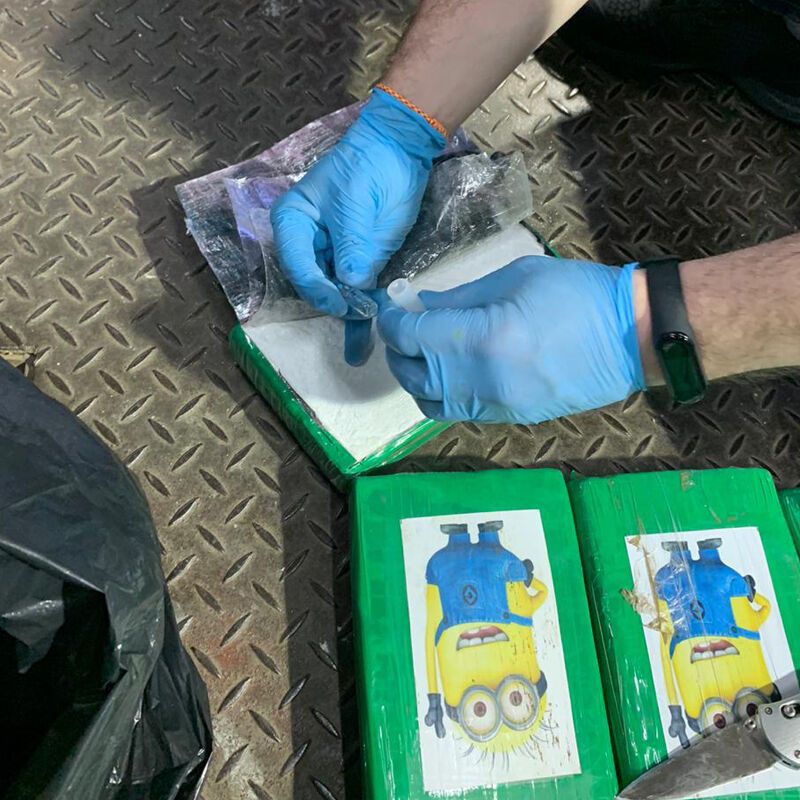 Правоохоронці зупинили контрабанду 53,4 кг кокаїну з Південної Америки до України (ФОТО)