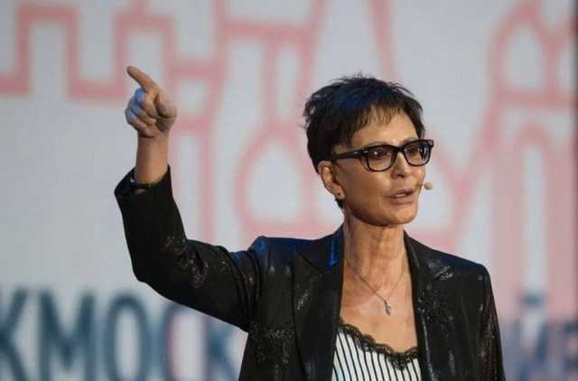 ''Ну сколько можно воевать?'': Хакамада предлагает откупиться от Украины за Крым