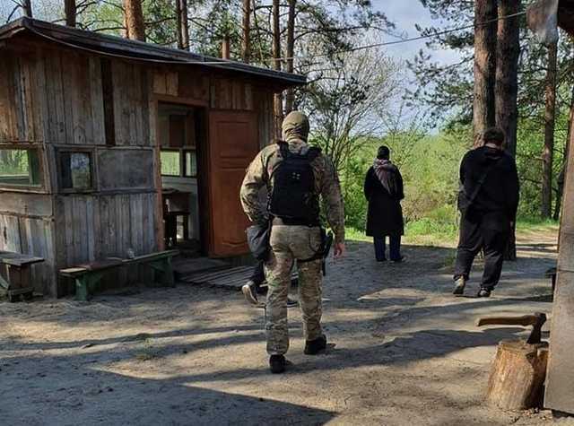 Дело Шеремета: Правоохранители пришли с обыском к священнику, организовавшему под Киевом реабилитационный центр для наркозависимых