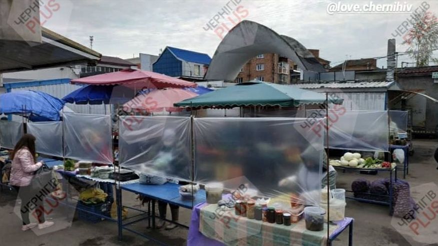 В Чернигове в необычном формате заработали рынки: сеть обсуждает фото