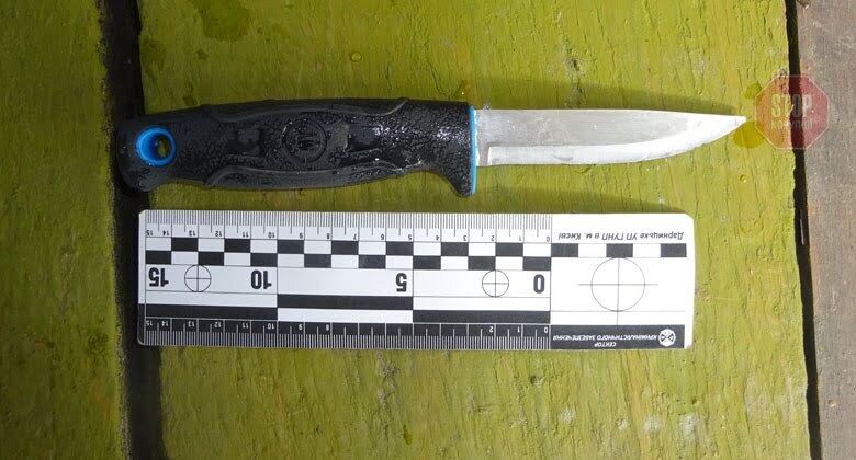 Правоохоронці затримали киянку, яка ножем намагалася вбити жінку та чоловіка (фото)