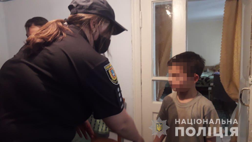 Поліцейські Одещини привітали місцеві родини з Міжнародним днем сім`ї