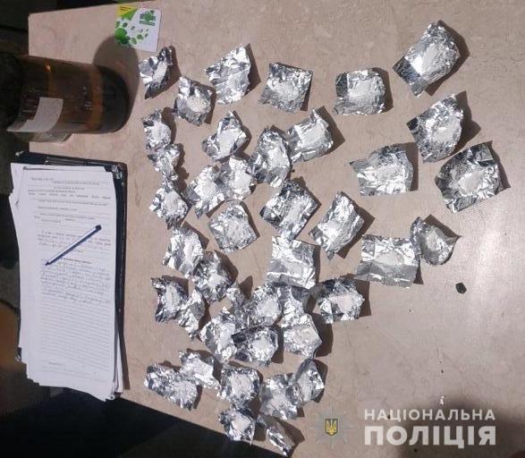 Правоохоронці Київщини затримали групу озброєних наркодилерів та ліквідували дві лабораторії з виготовлення амфетаміну