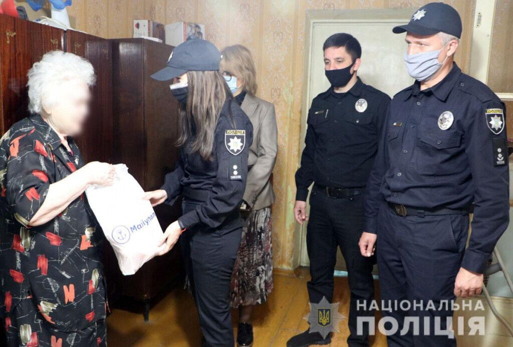 На Донеччині поліцейські разом із представниками соціальної служби підтримали родини, які постраждали від домашнього насильства