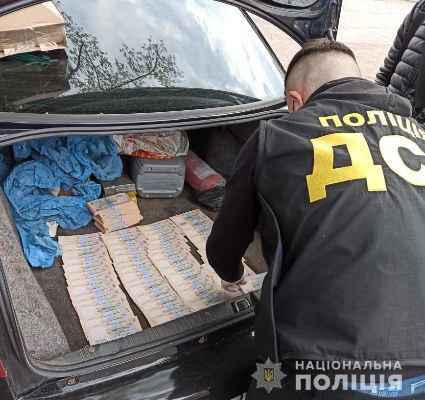 На Луганщині затримано злочинну групу за вимагання у фермера двох мільйонів гривень