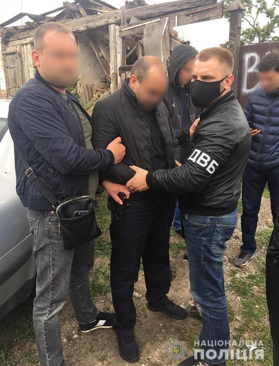 У Дніпрі внутрішня безпека поліції затримала посадовця поліції за хабарництво