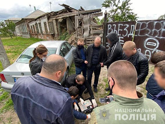 У Дніпрі внутрішня безпека поліції затримала посадовця поліції за хабарництво