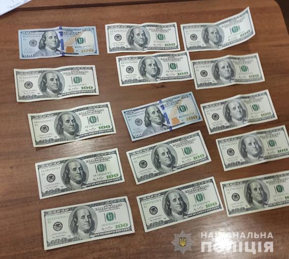 На Черкащині затримано чоловіка на спробі підкупу начальника відділення поліції