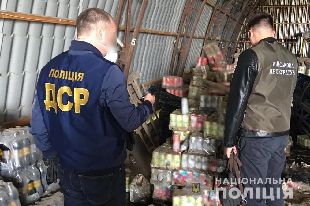 На Полтавщині правоохоронці припинили діяльність злочинної групи, яка розповсюджувала небезпечну лікеро-горілчану продукцію