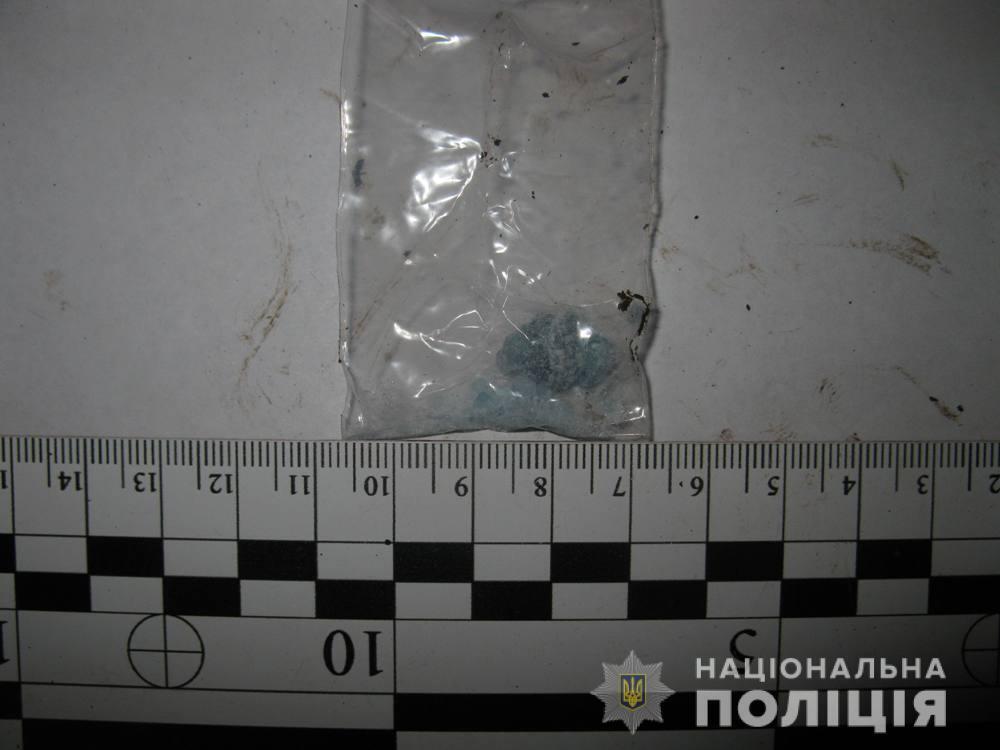 Одеські поліцейські викрили неповнолітню в розповсюдженні психотропних речовин
