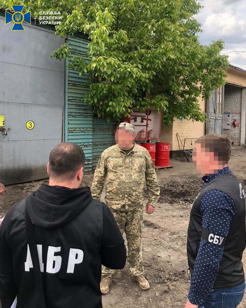 На Харківщині СБУ викрила розкрадання пального у центрі забезпечення Збройних Сил