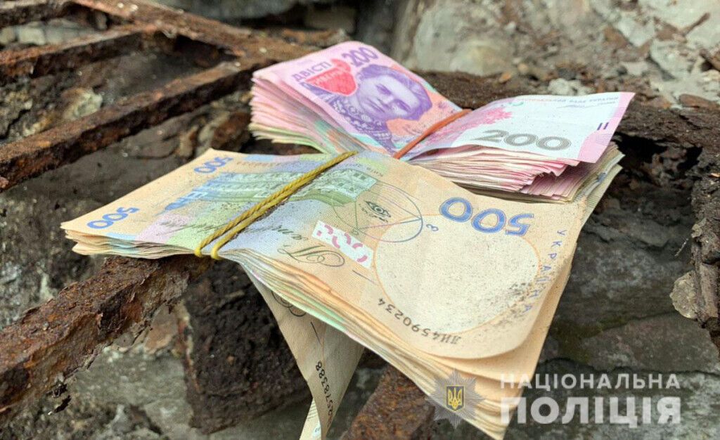 Правоохоронці Маріуполя затримали на хабарі посадову особу Центрального відділу державної виконавчої служби