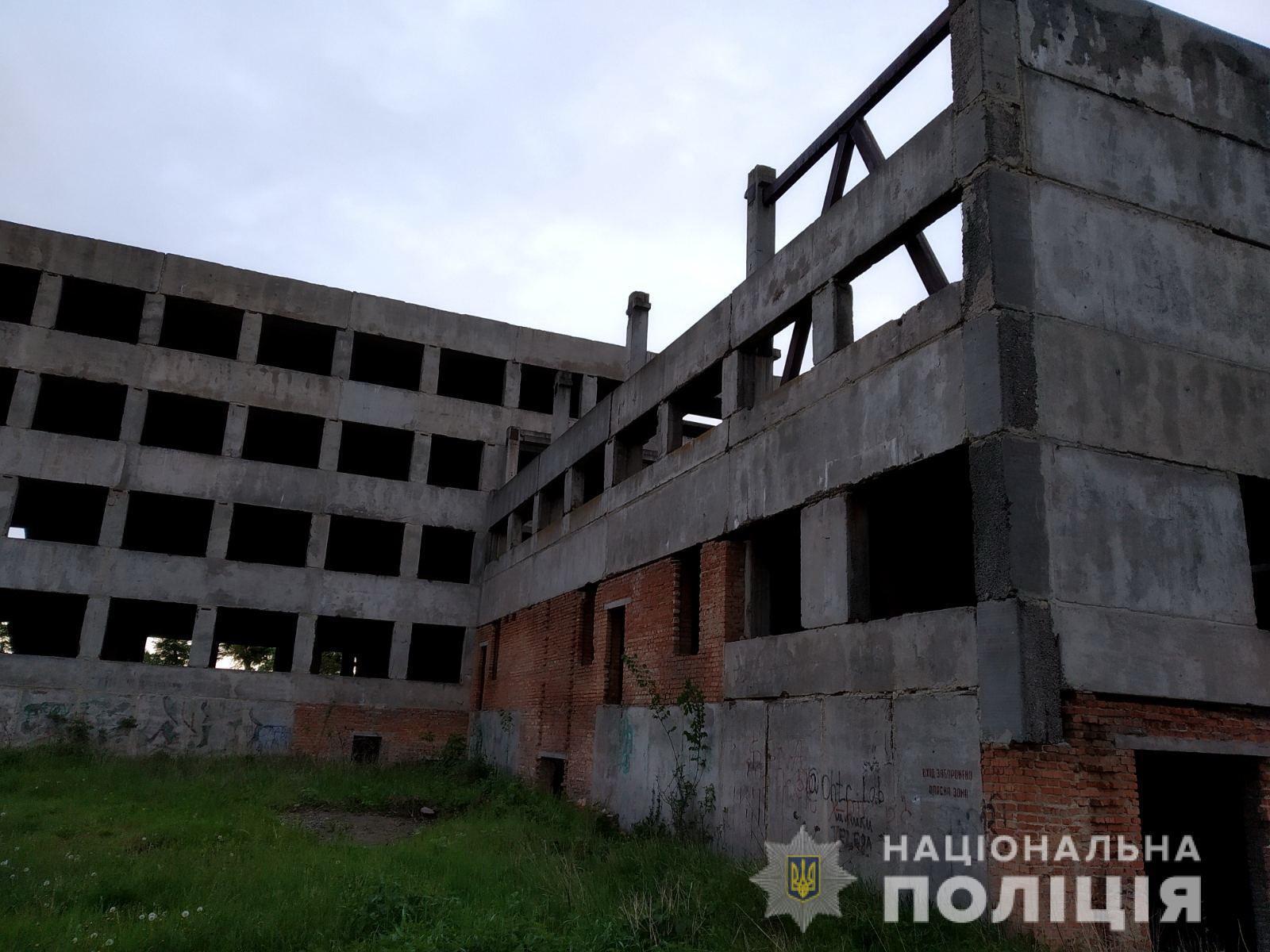 На Сумщині поліцейський відмовив юнака від самогубства