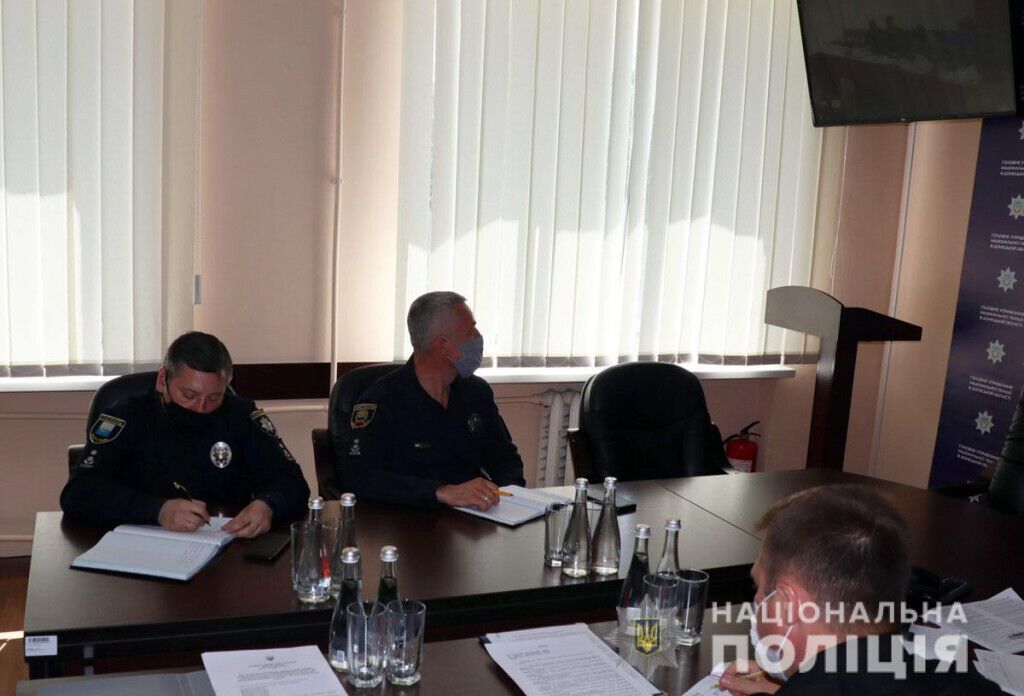 Поліцейські Донеччини взяли участь у круглому столі з питань захисту прав затриманих