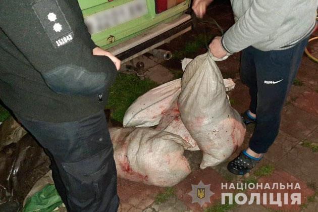 Поліцейські Черкащини затримали зловмисника, який виловив сітками понад 200 рибин різних видів