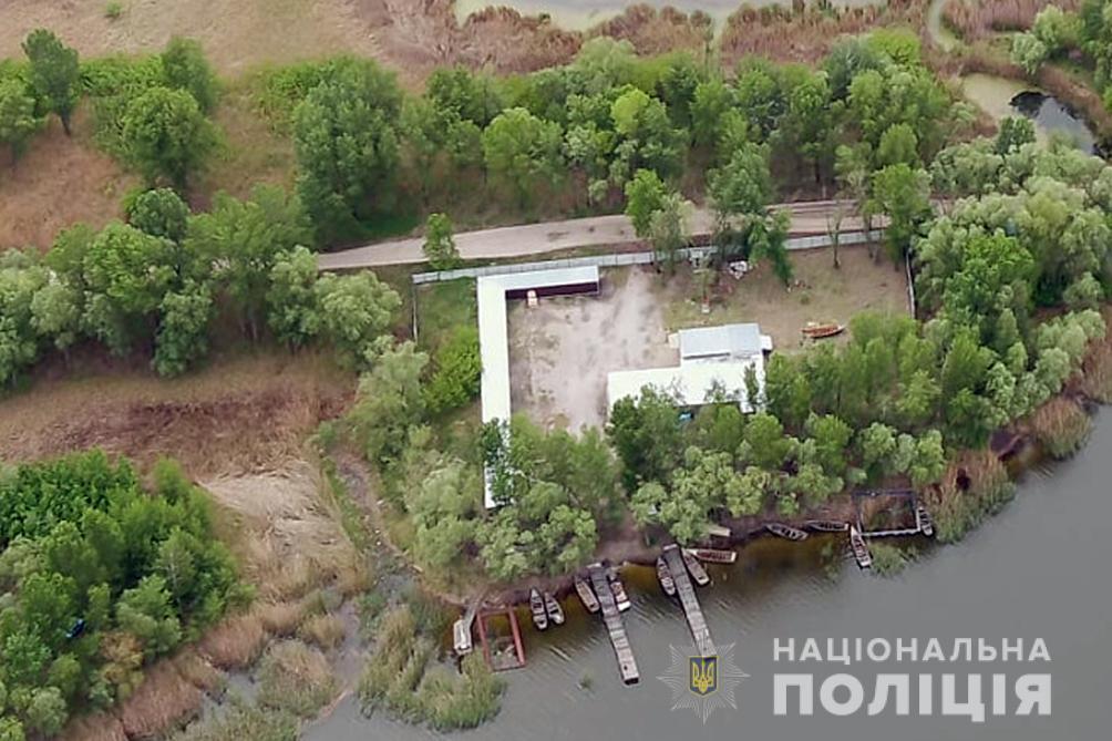 Поліція Черкащини затримала колишнього правоохоронця і його спільників, які займалися незаконним рибним промислом