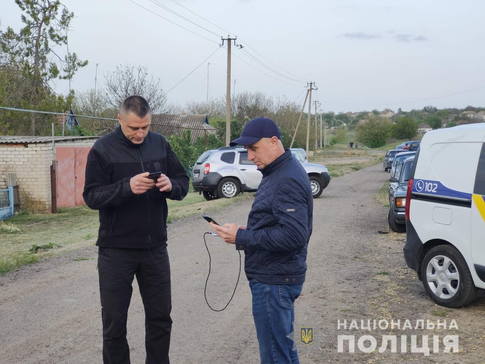 Поліцейські Миколаївщини знайшли трирічного хлопчика, який на біговелі відійшов від дому на чотири кілометри