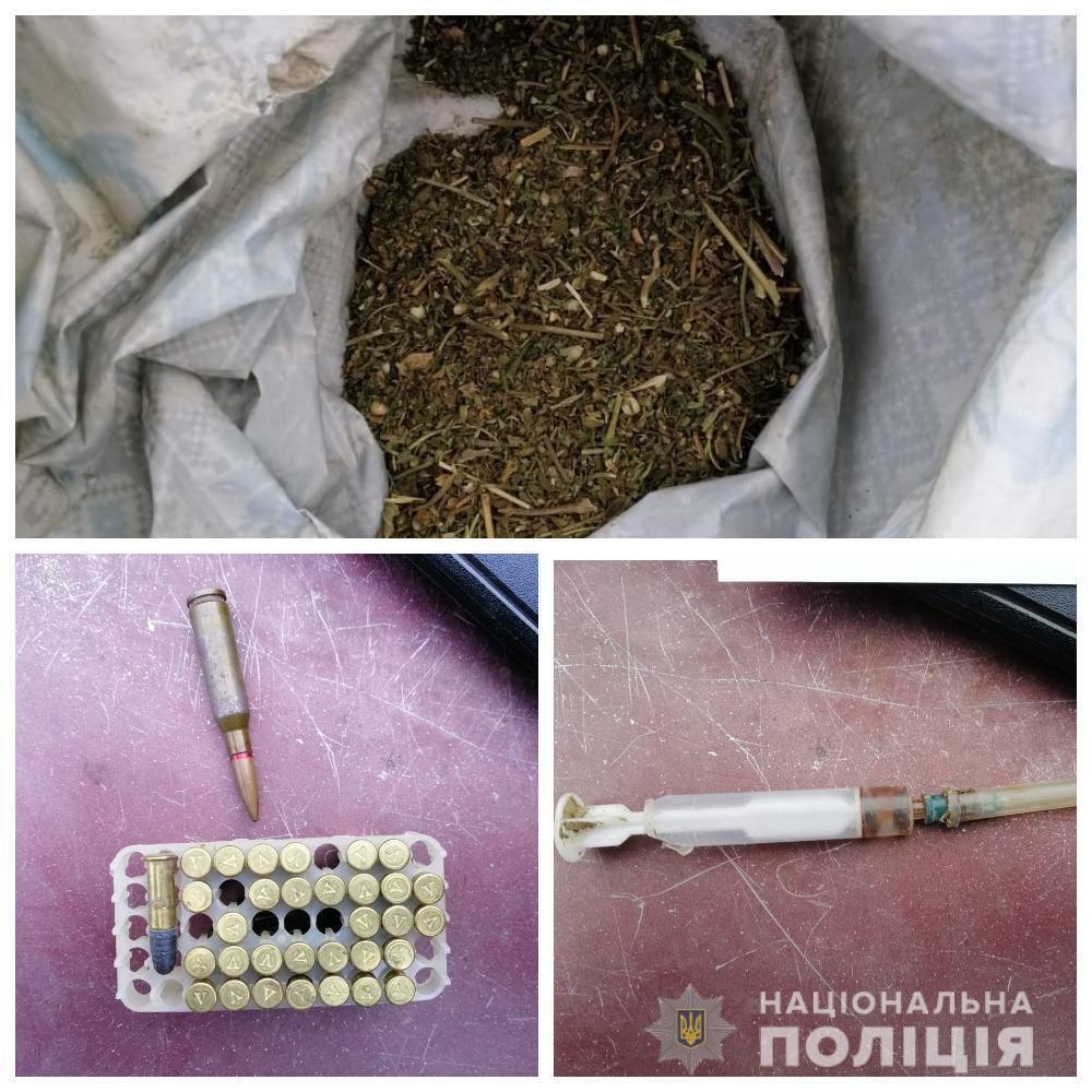 Саратські поліцейські вилучили в місцевого жителя наркотики та бойові припаси