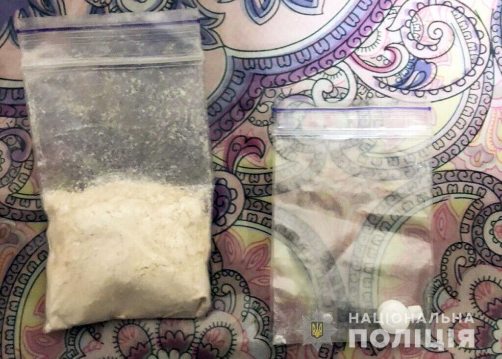 Поліцейські Маріуполя притягують до відповідальності жінку за збут наркотиків