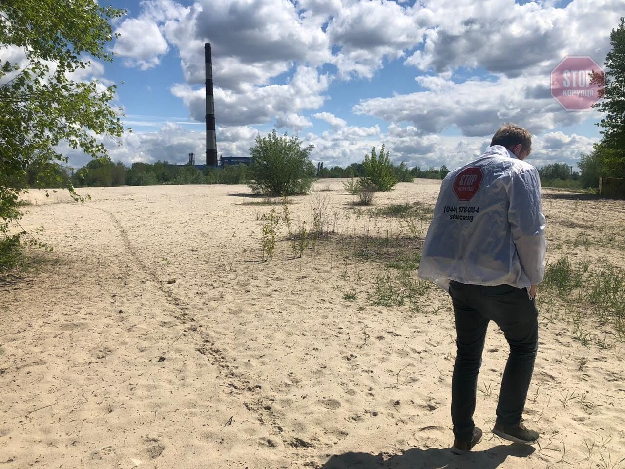  Активісти ГО ''Стоп корупції'' безліч разів повідомляли поліцейським про піщаних нелегалів Фото: СтопКор