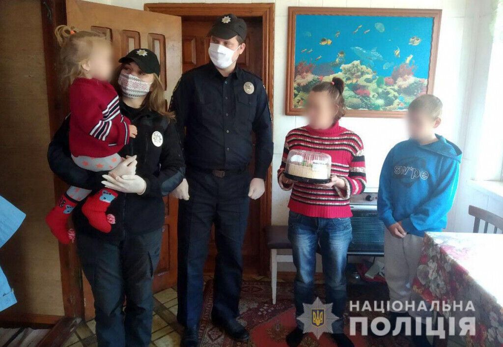 На Донеччині поліцейські разом із представниками соціальної служби підтримали родини, які постраждали від домашнього насильства