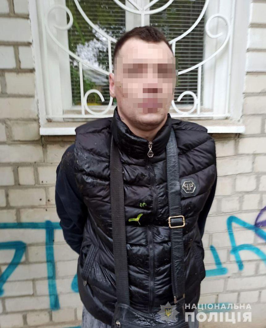 Миколаївські правоохоронці затримали міжрегіональну групу наркоділків із щомісячним грошовим обігом близько двох мільйонів гривень