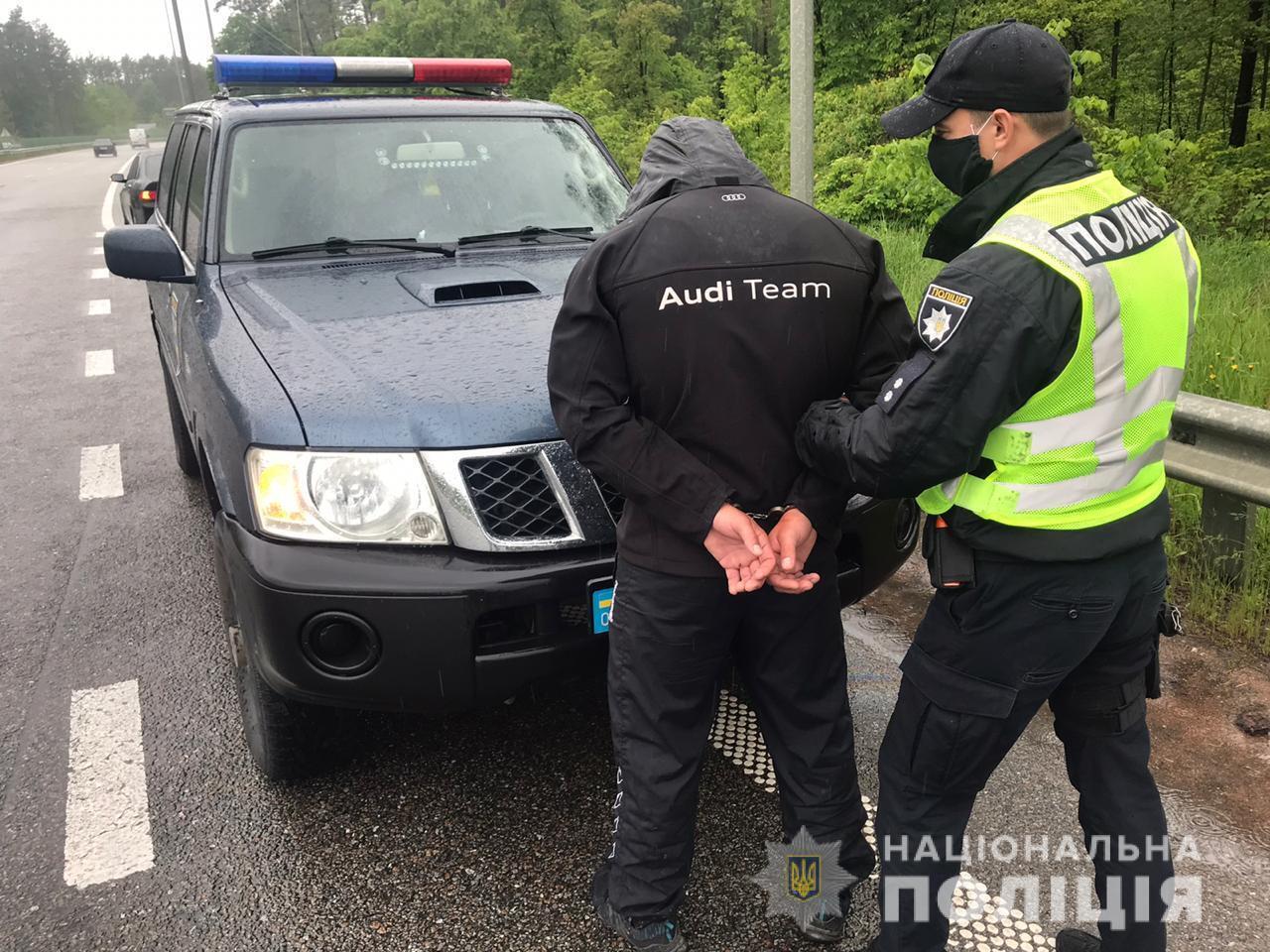 На Житомирщині поліцейські затримали автомобіль учасників стрілянини у Броварах