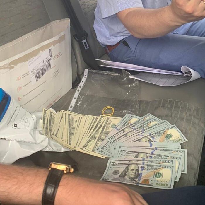 Громадянину, який за 15 тис доларів США пропонував вирішити питання з орендою київської землі, повідомлено про підозру