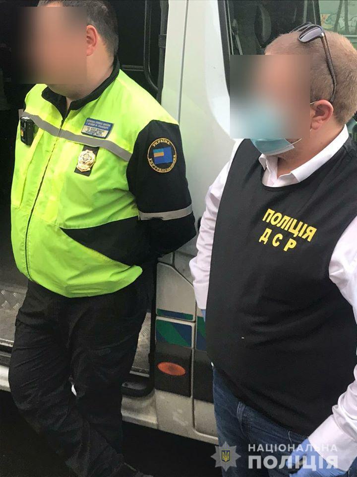 Вінницькі правоохоронці викрили корупційну схему збагачення посадових осіб Укртрансбезпеки