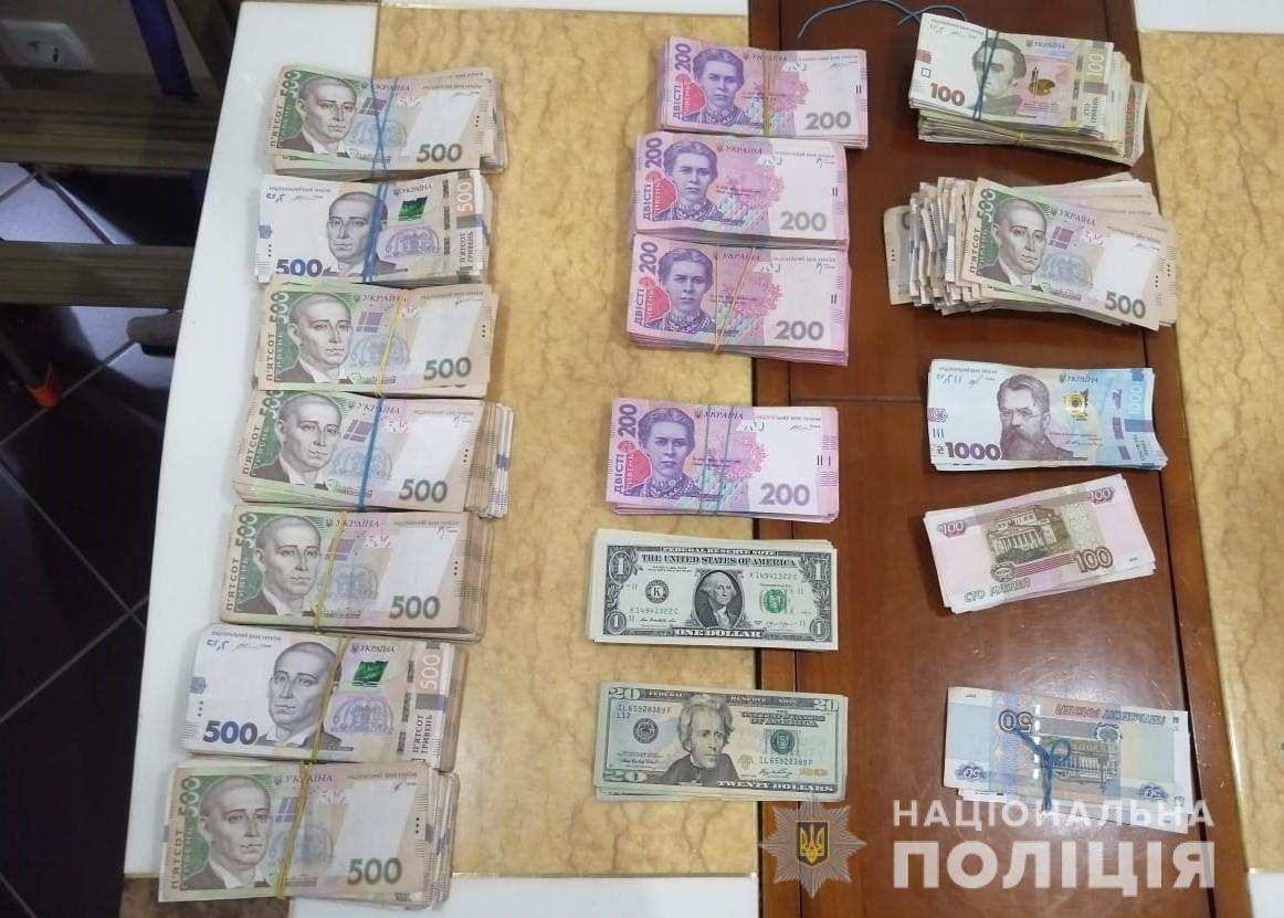 Поліцейські Харкова викрили групу осіб у виготовленні та збуті фальсифікованих підакцизних товарів