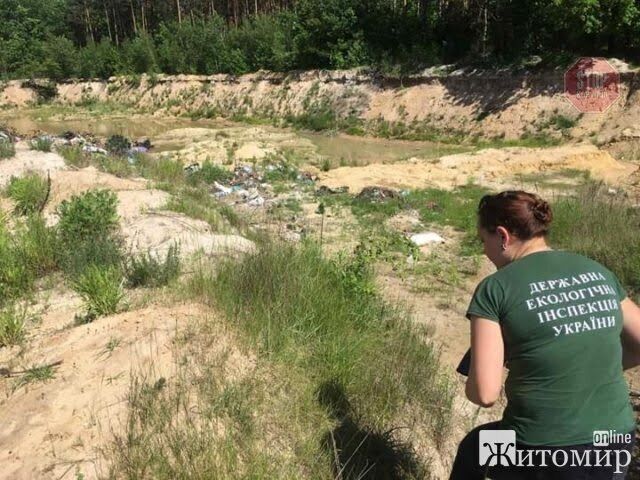 У Житомирі незаконно видобували пісок (фото)