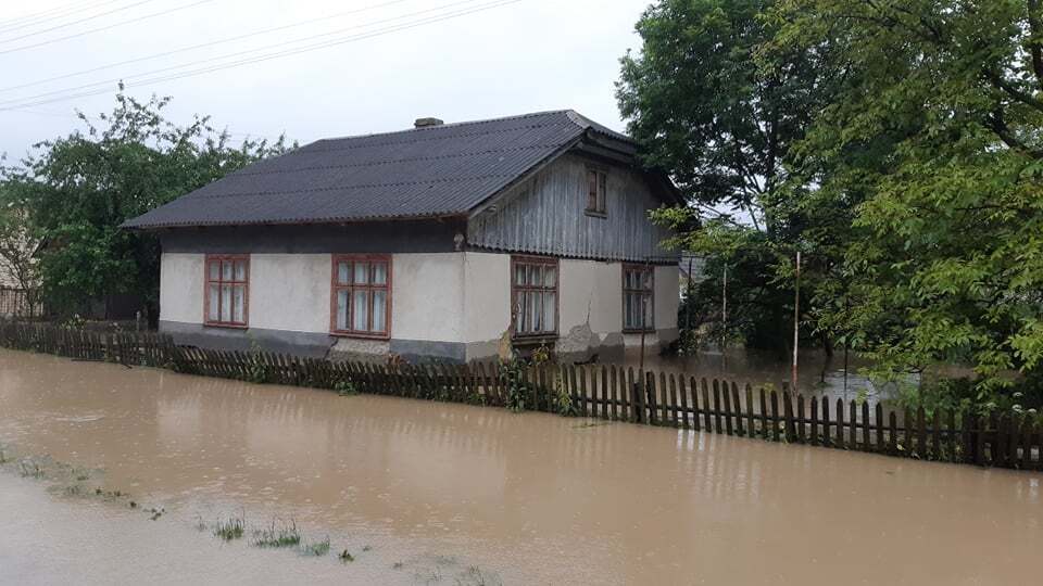 На Львівщині через розлив річок підтоплено близько 100 будинків