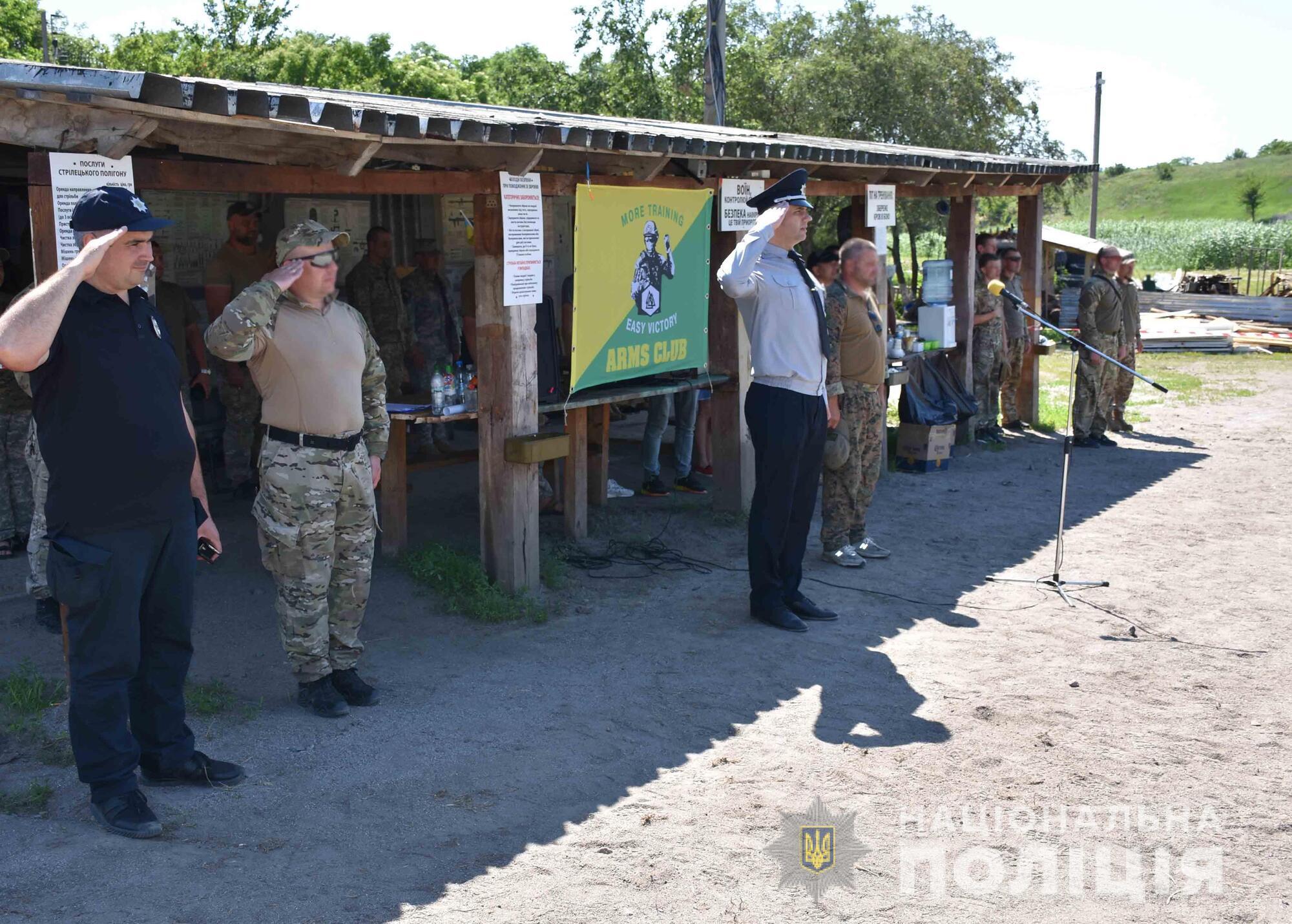 Поліцейські Кіровоградщини увійшли до трійки кращих команд на змаганнях із прикладної стрільби