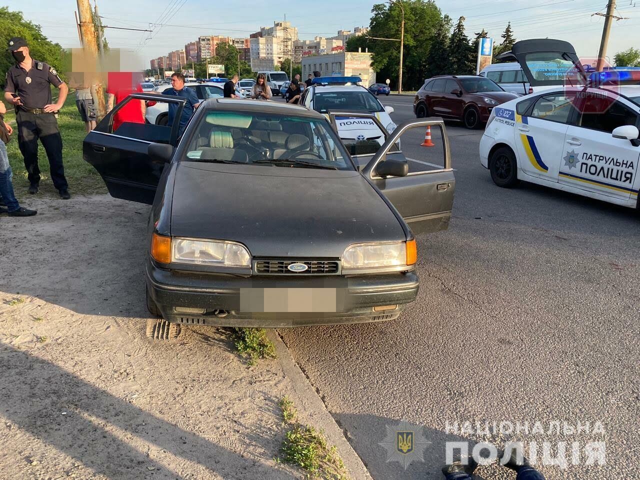 Стікав кров'ю, але затримав підозрюваного: у Дніпрі сталося вбивство молодого поліцейського
