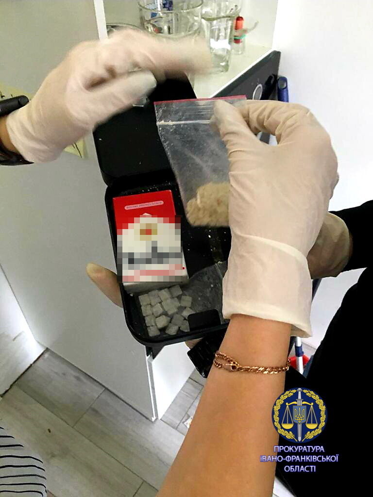 На Прикарпатті правоохоронці припинили діяльність наркоугруповання (ФОТО)