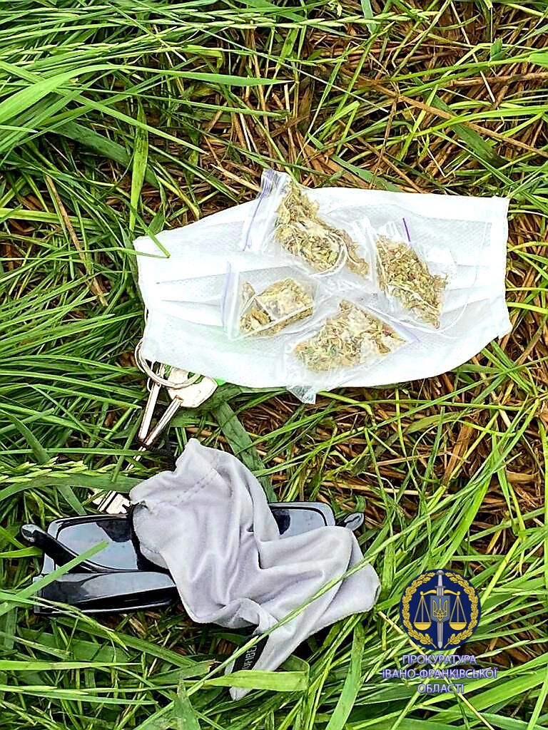 На Прикарпатті правоохоронці припинили діяльність наркоугруповання (ФОТО)