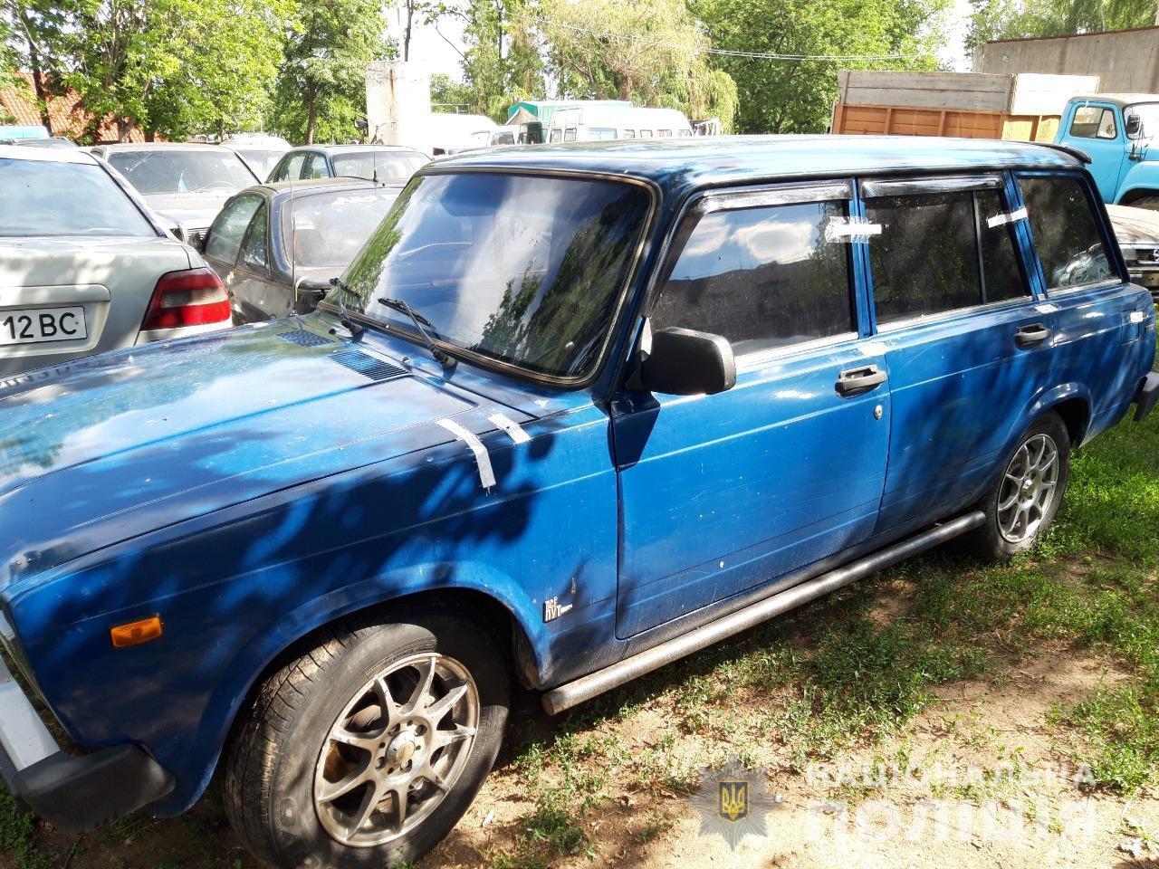 Ізмаїльські поліцейські затримали підозрюваних у пограбуванні місцевого жителя та незаконному привласенні його автомобіля
