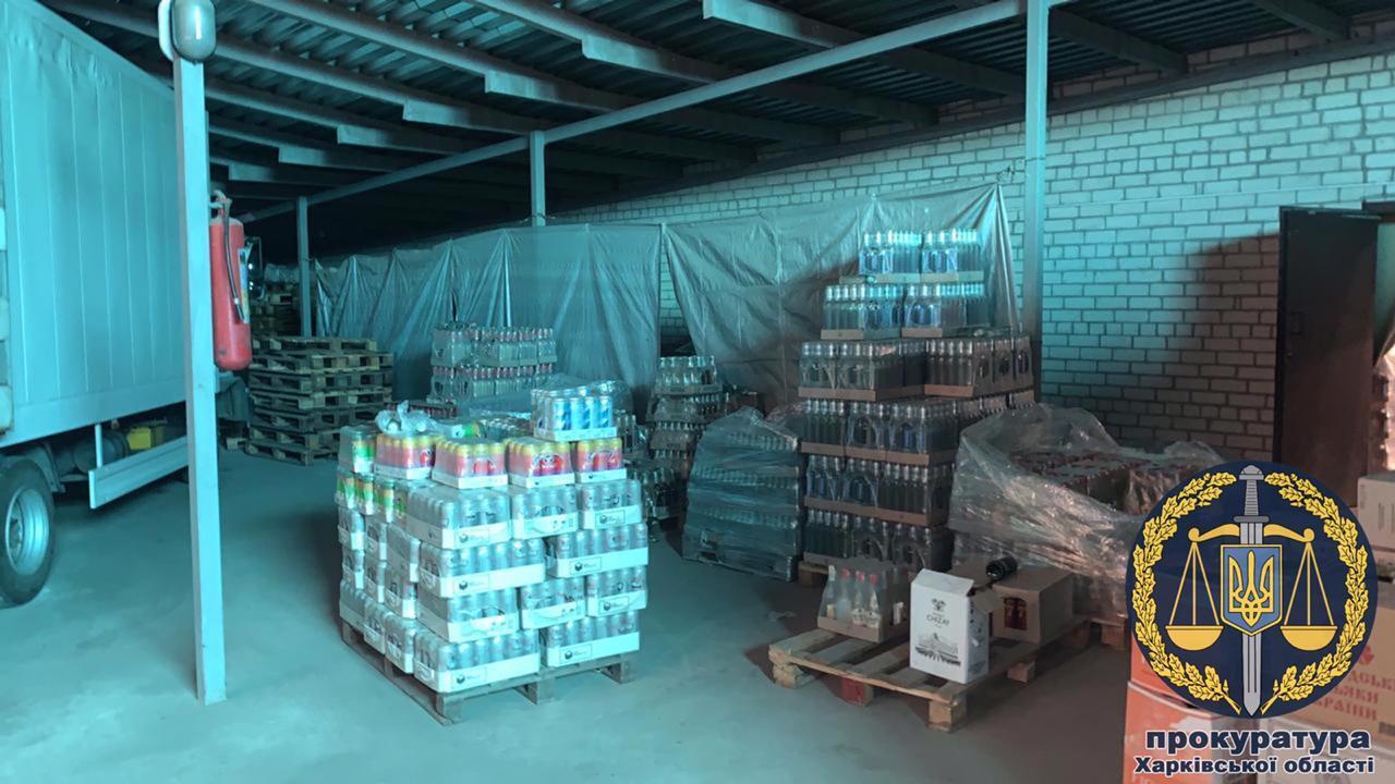 Правоохоронці у Харкові вилучили контрафактний алкоголь та цигарки на майже 3,5 млн грн