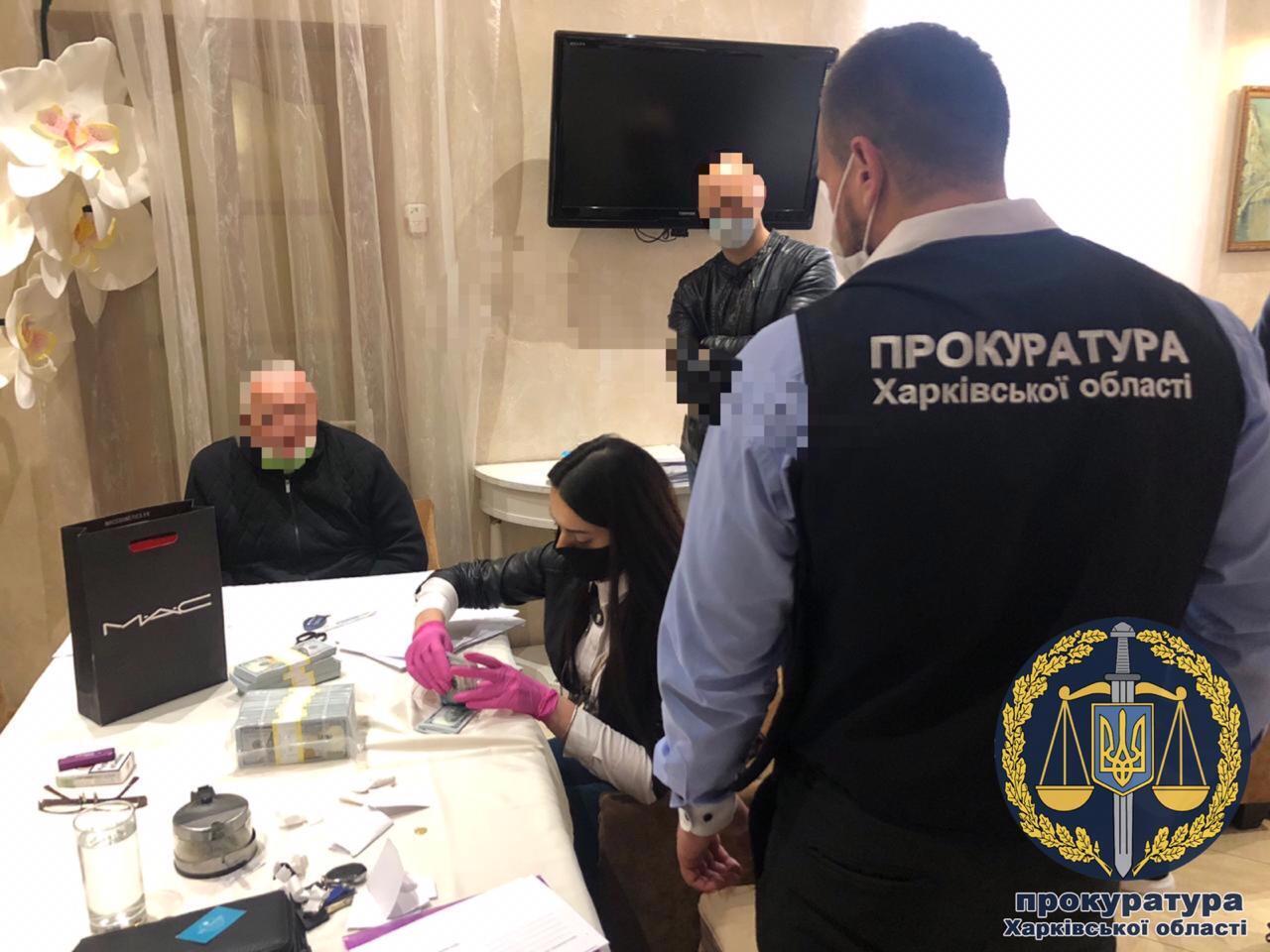 Правоохоронці затримали осіб, які за 1 млн доларів США «продавали» посаду губернатора Харківщини та за 100 тис доларів США - Голови ДПС в області