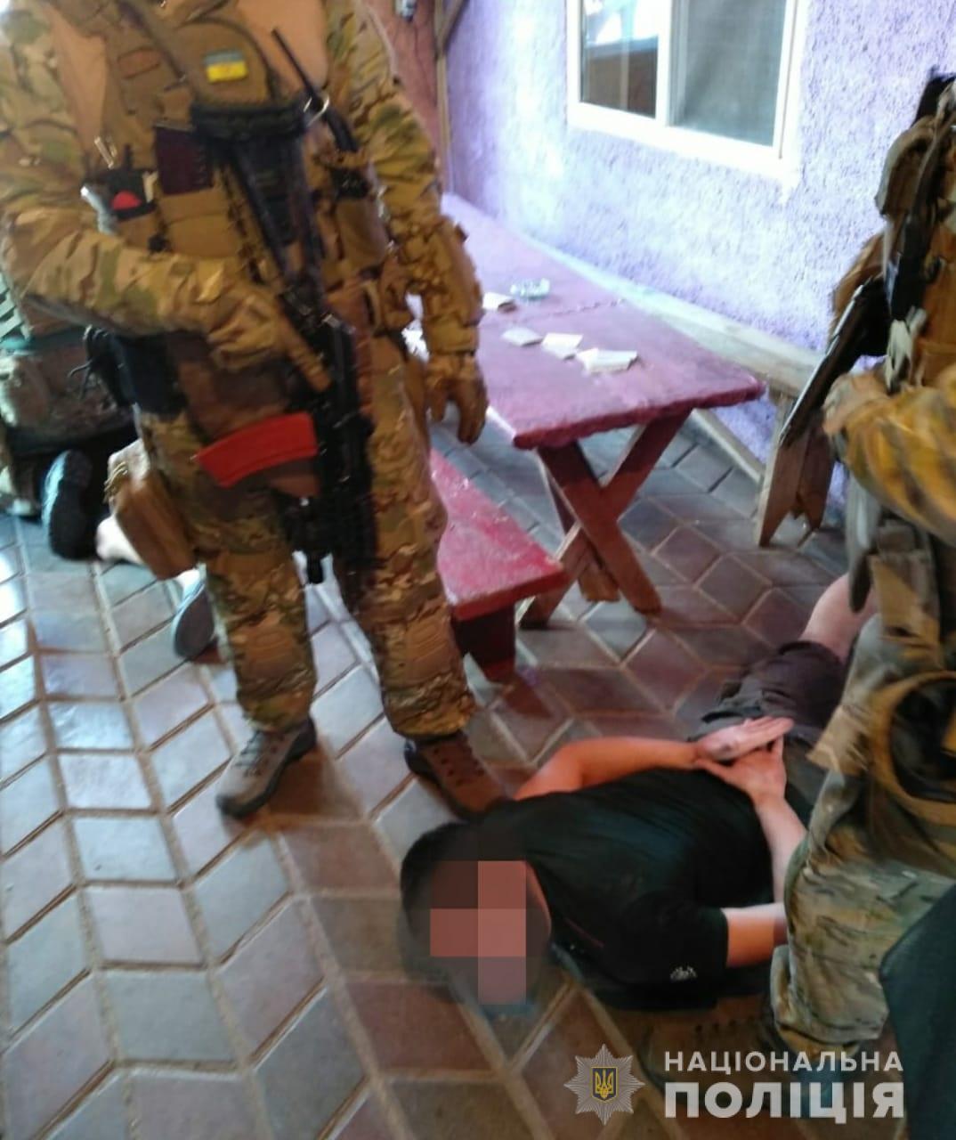 За розбійний напад на родину пенсіонерів на Дніпропетровщині поліцейські затримали трьох іноземців