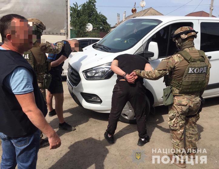 На Вінниччині поліція затримала злочинну групу іноземців, яка вчинила розбійний напад на родину підприємця