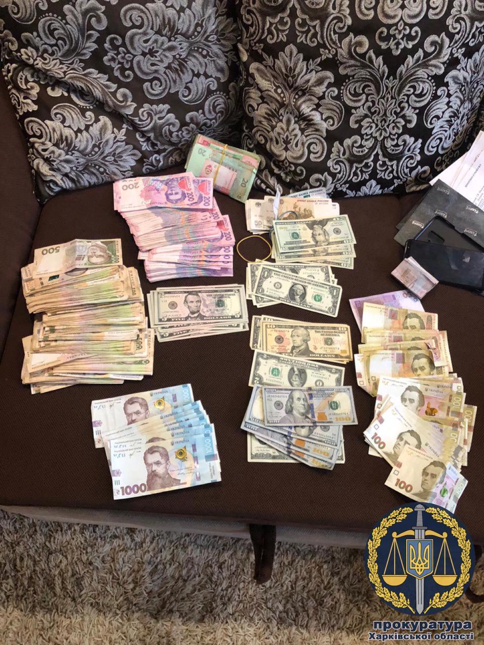 Правоохоронці у Харкові вилучили контрафактний алкоголь та цигарки на майже 3,5 млн грн