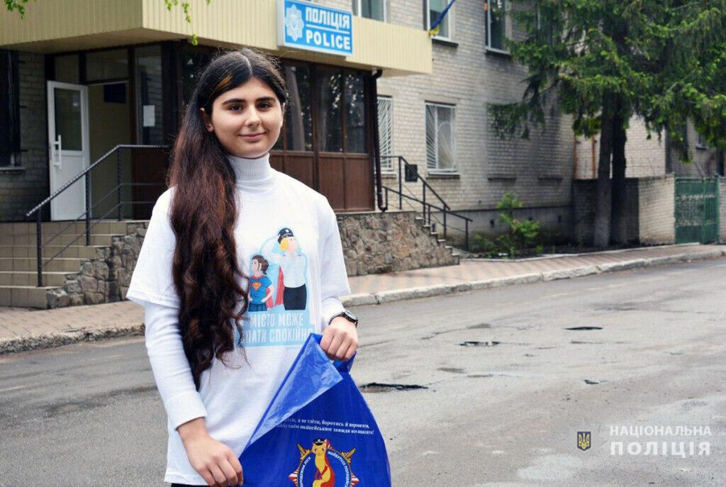 Поліцейські Донеччини вітають малечу з Міжнародним днем захисту дітей