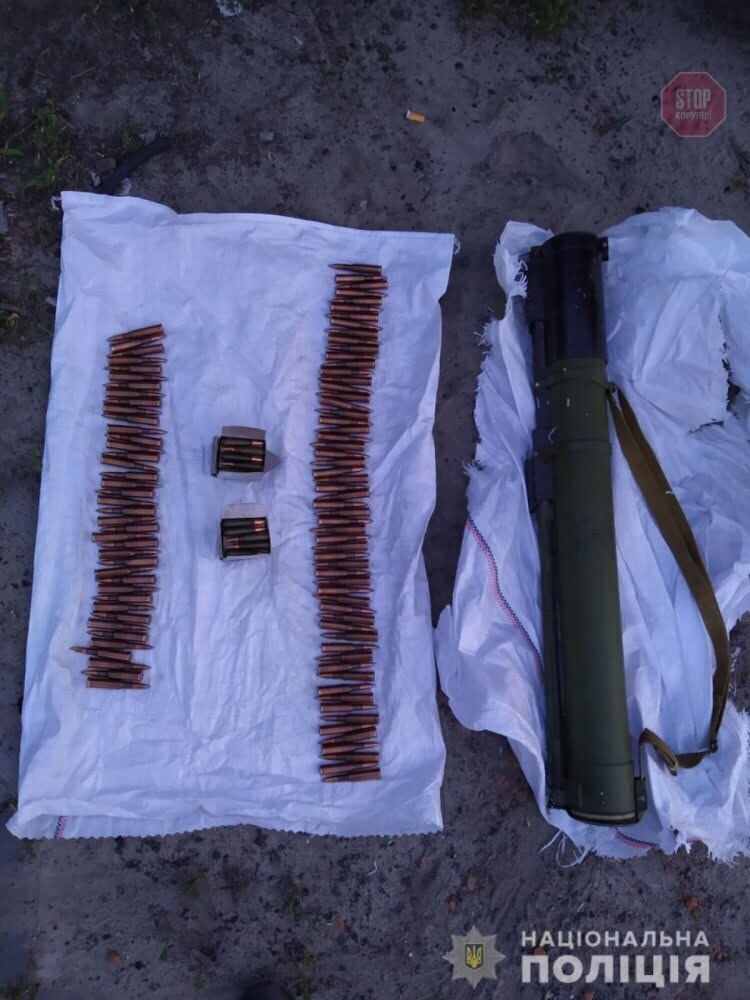 У Харківській області чоловік намагався збути зброю та боєприпаси (фото)