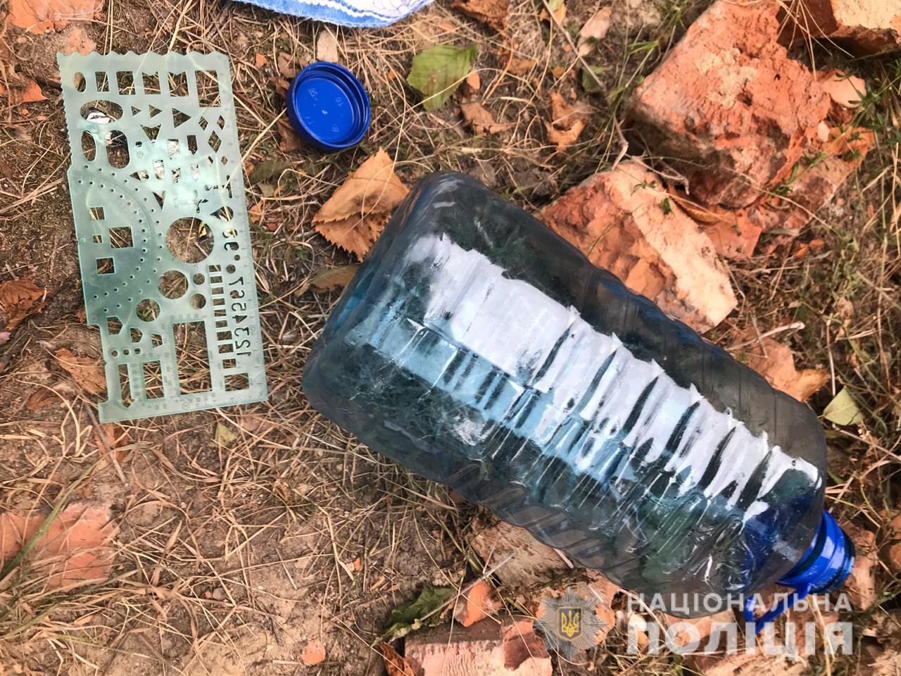 Вінницькі оперативники затримали двох зловмисників, які підозрюються у підпалі підприємства