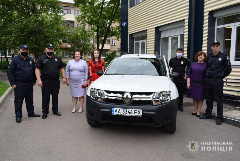 На Донеччині миколаївські дільничні патрулюватимуть місто на новому позашляховику